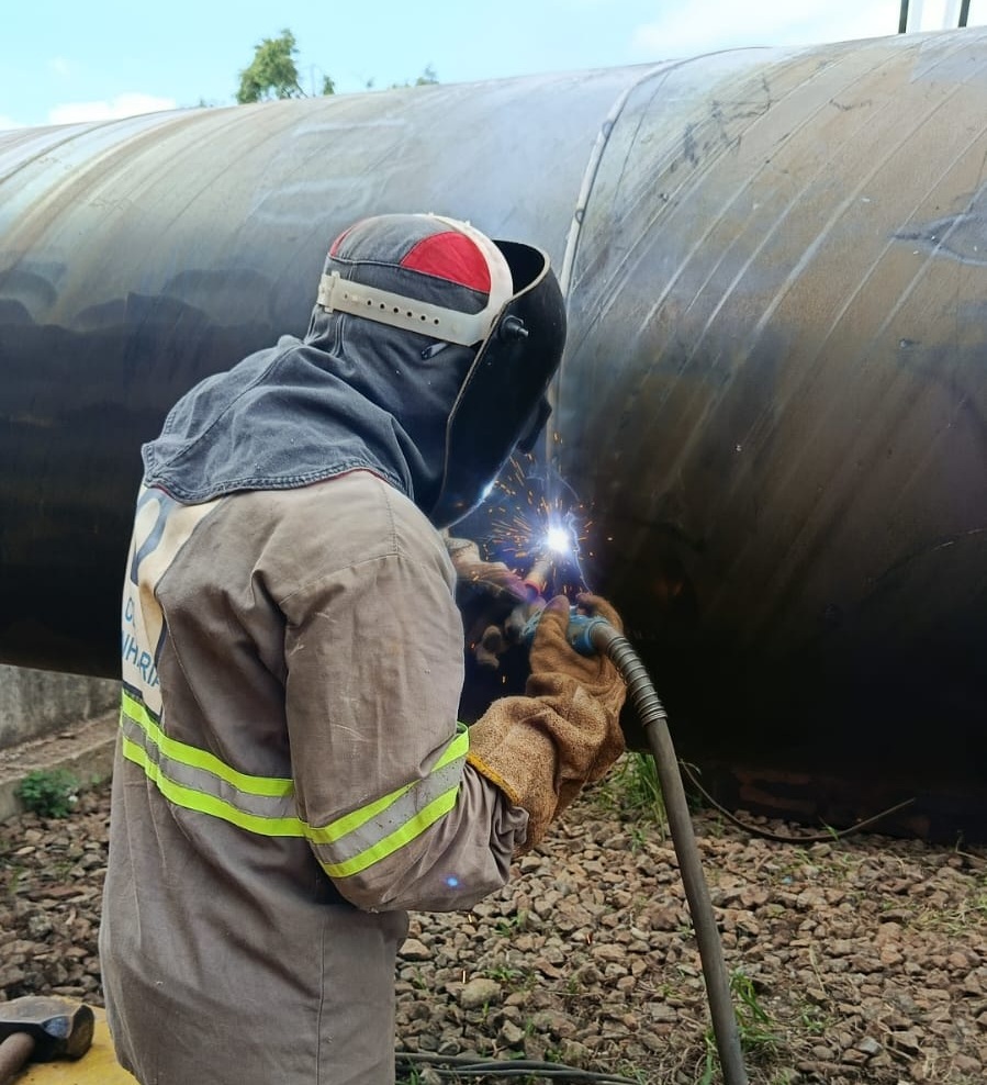 Soldagem de estacas metálicas em pontes e obras de infraestrutura viária — certificação AWS e ABNT