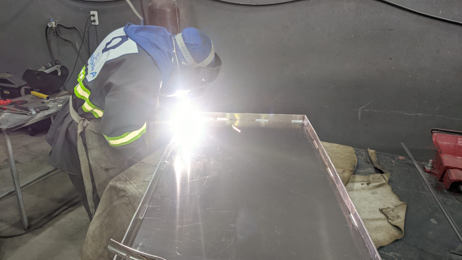Soldagem industrial MIG TIG e eletrodo revestido